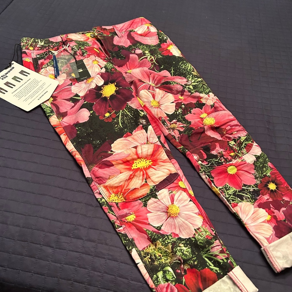 G-Star Floral Print Slim Pants in Pink & Green - Picture 2 of 9